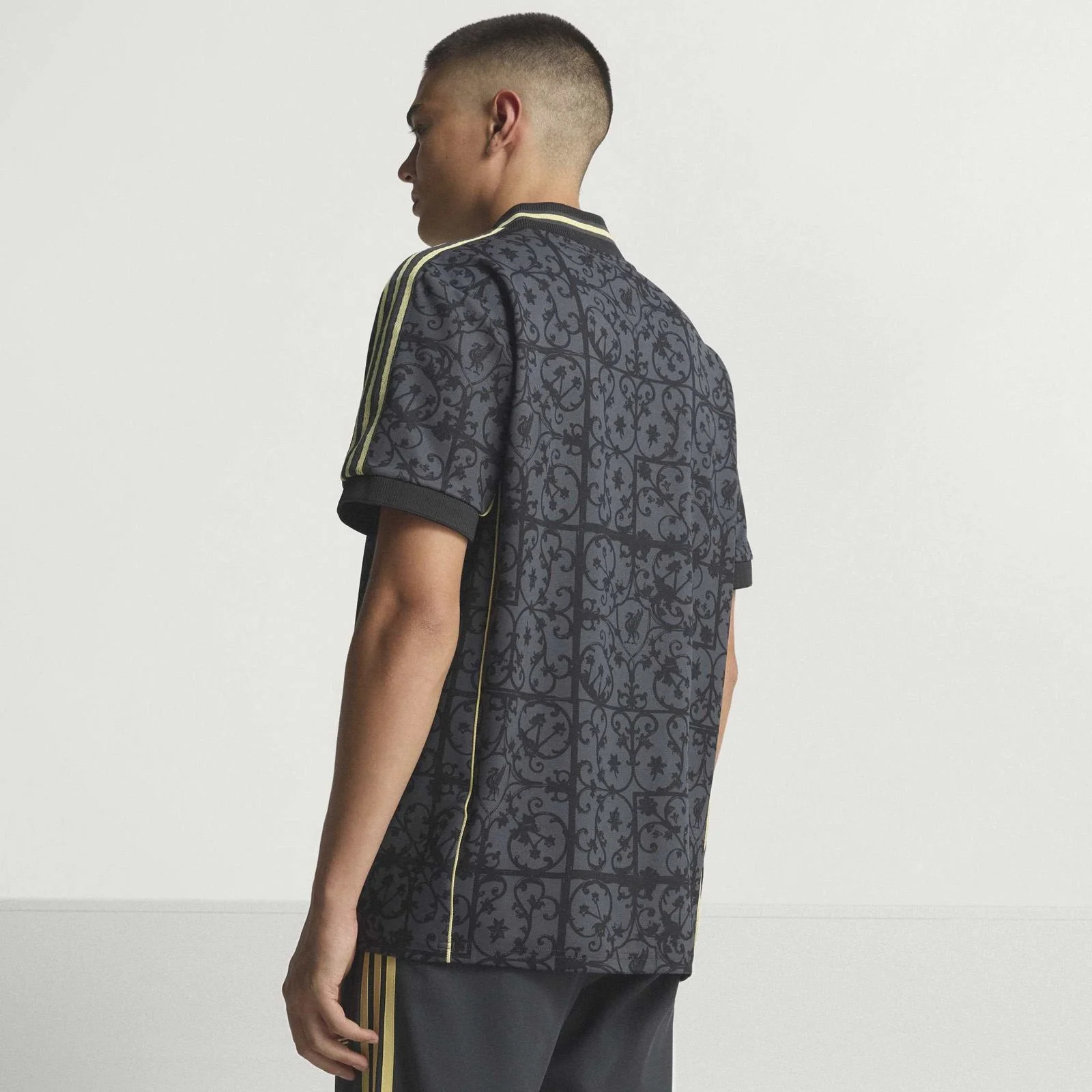 adidas Liverpool Football 2025/26 Adults Loose-Fit Jersey - Image 11