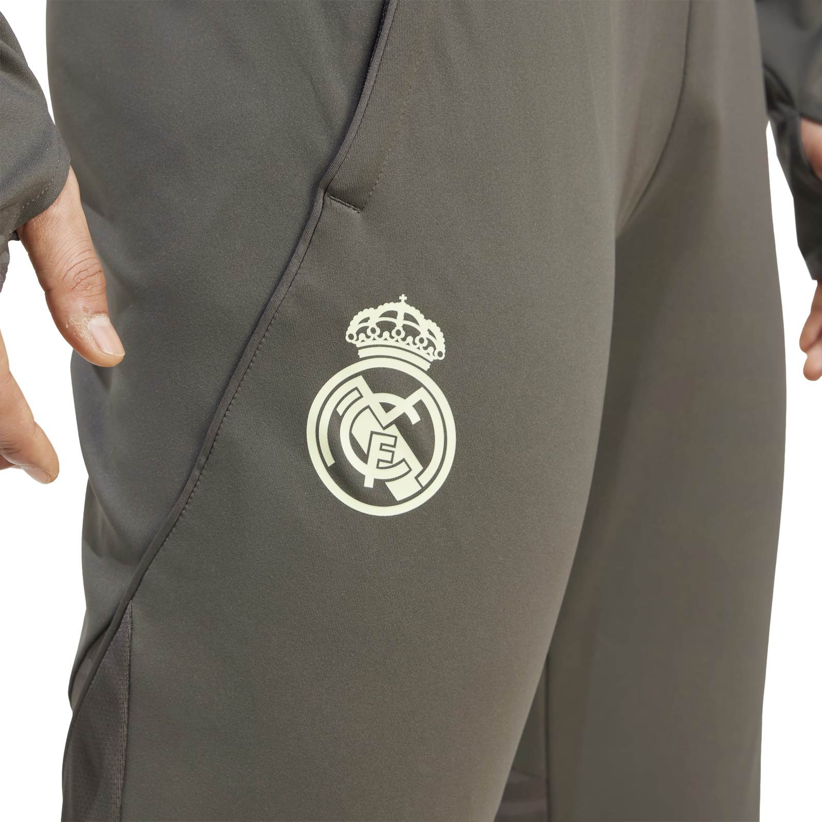adidas Real Madrid Football 2025/26 Adults Training Pant - Image 4