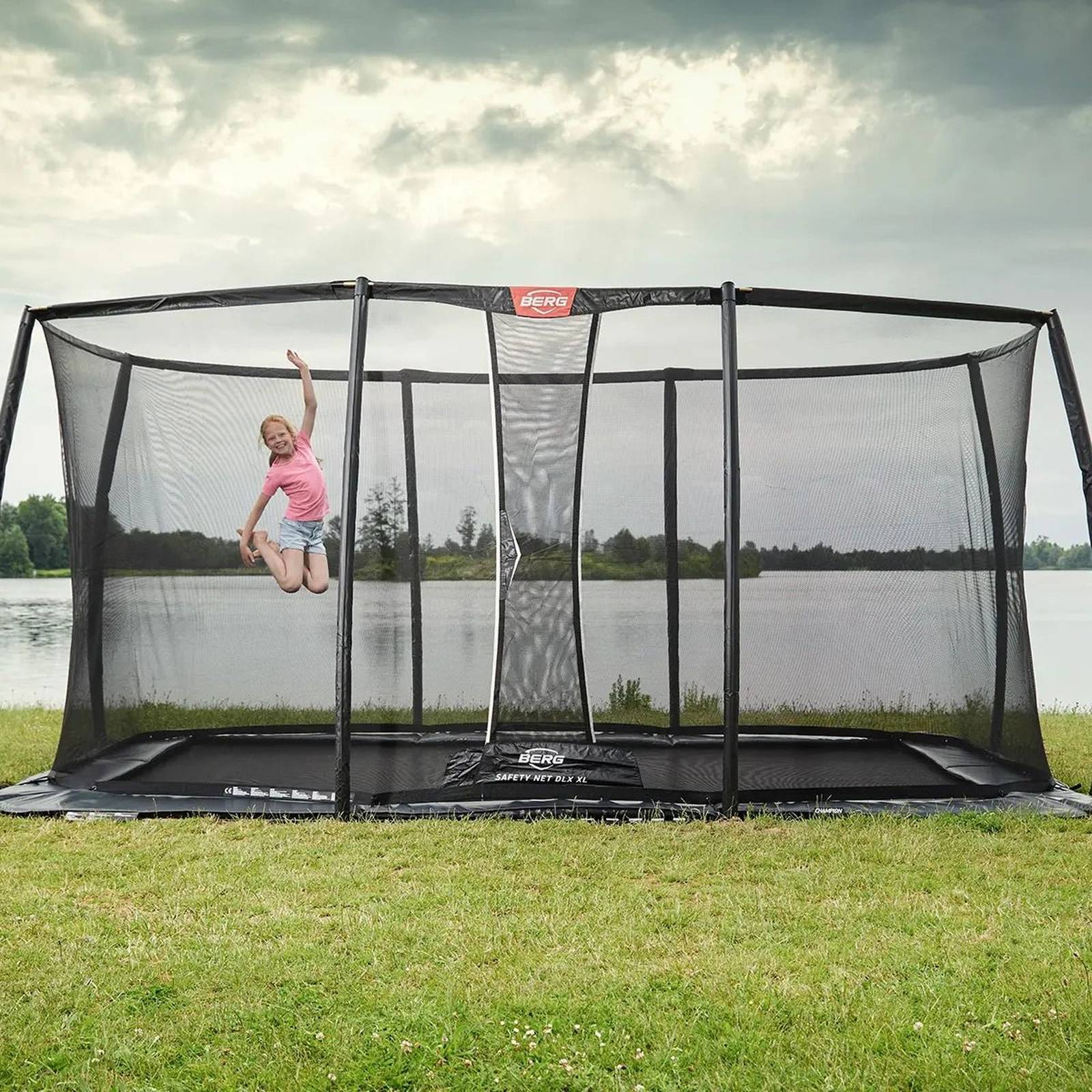 BERG Ultim Champion FlatGround 500 Trampoline Grey + Safety Net DLX XL - Image 2