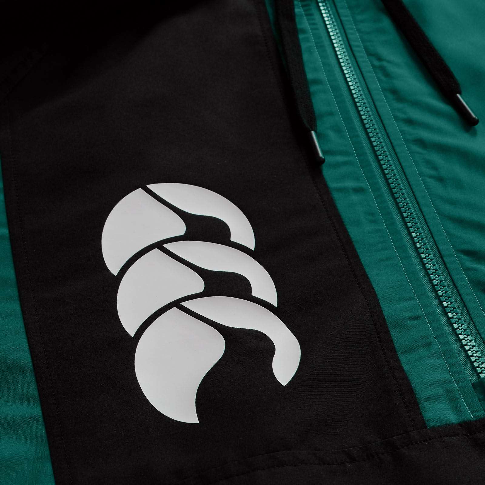 Canterbury IRFU Ireland Rugby Legends 2025/26 Unisex Jacket - Image 8