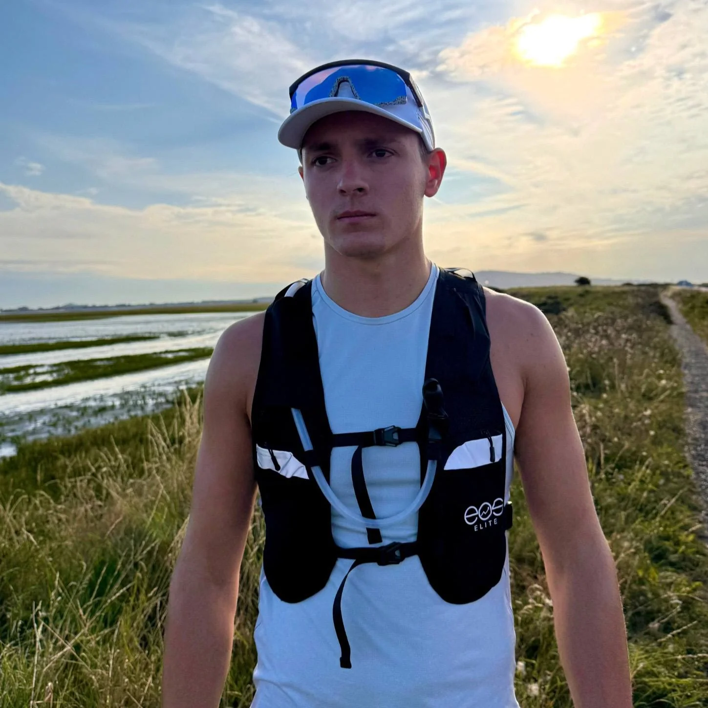 EOS Elite UltraEndure Adults Lightweight Running Vest - Image 2