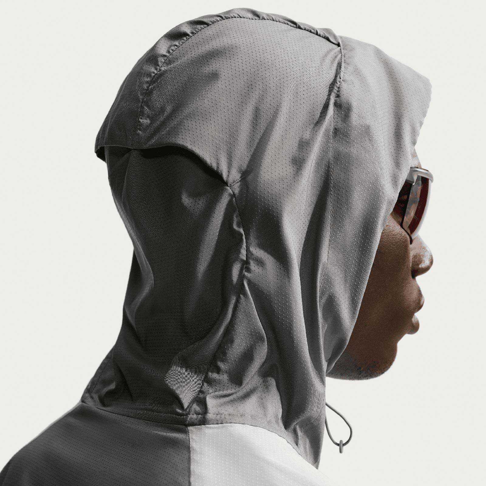 Nike Impossibly Light Windrunner Mens Running Jacket - Image 4