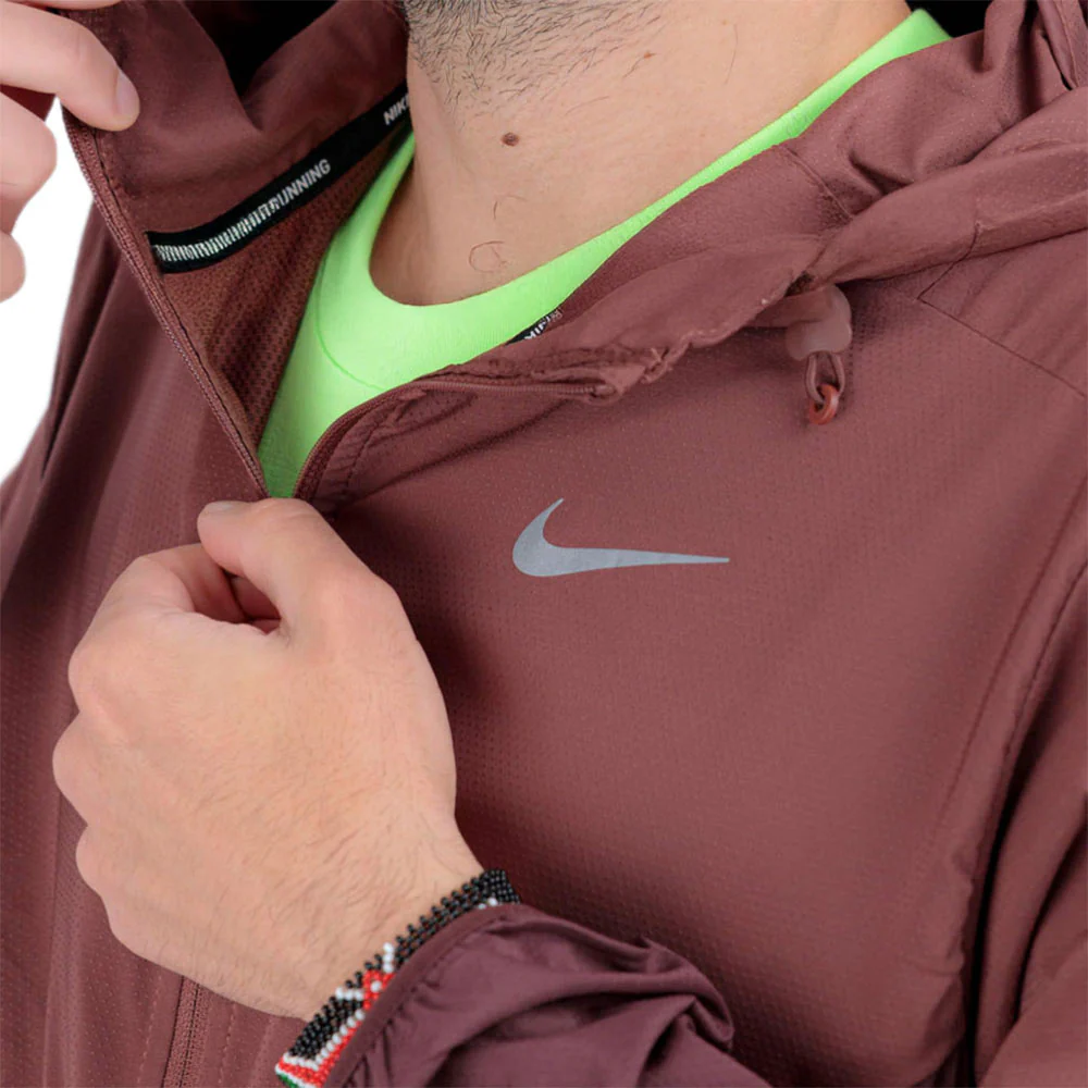 Nike Impossibly Light Windrunner Mens Running Jacket - Image 3