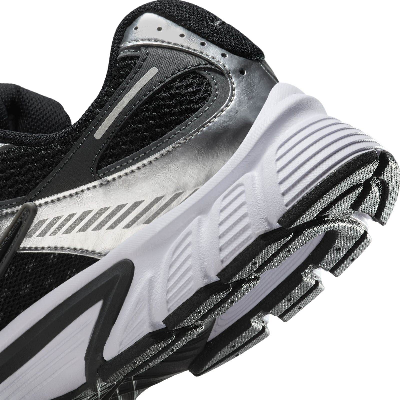 Nike V5 RNR 3 Mens Shoes - Image 6