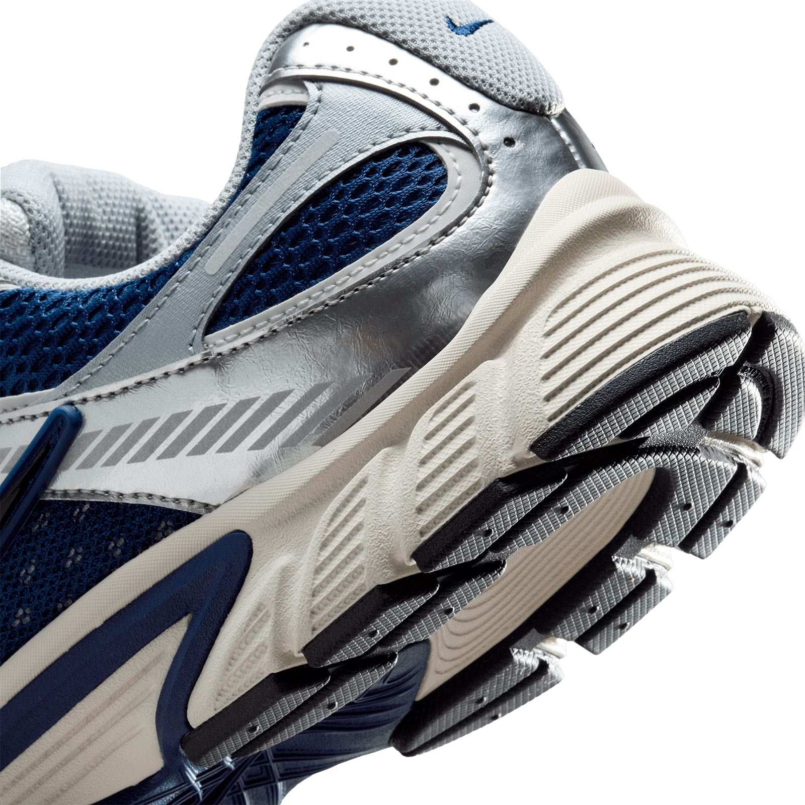 Nike V5 RNR Mens Shoes - Image 6
