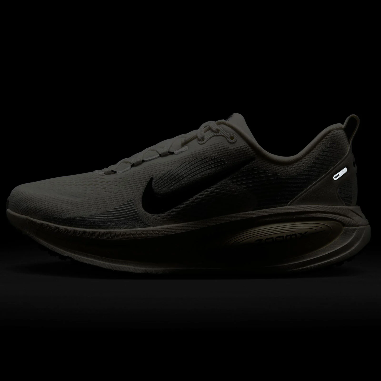 Nike Mens Vomero 18 2 Wht/Coconut - Image 9