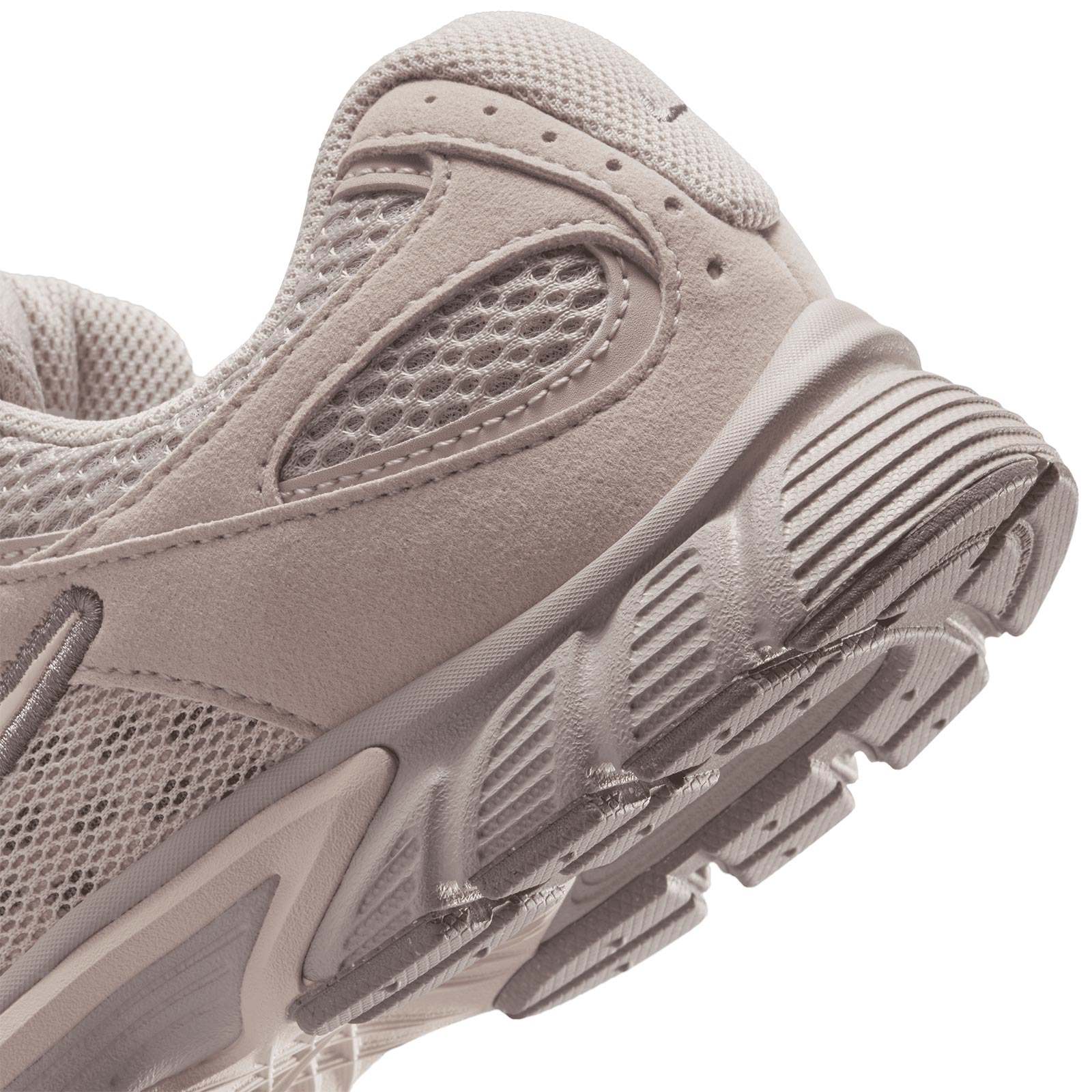Nike V5 Runner Suede Kids Shoes - Image 6