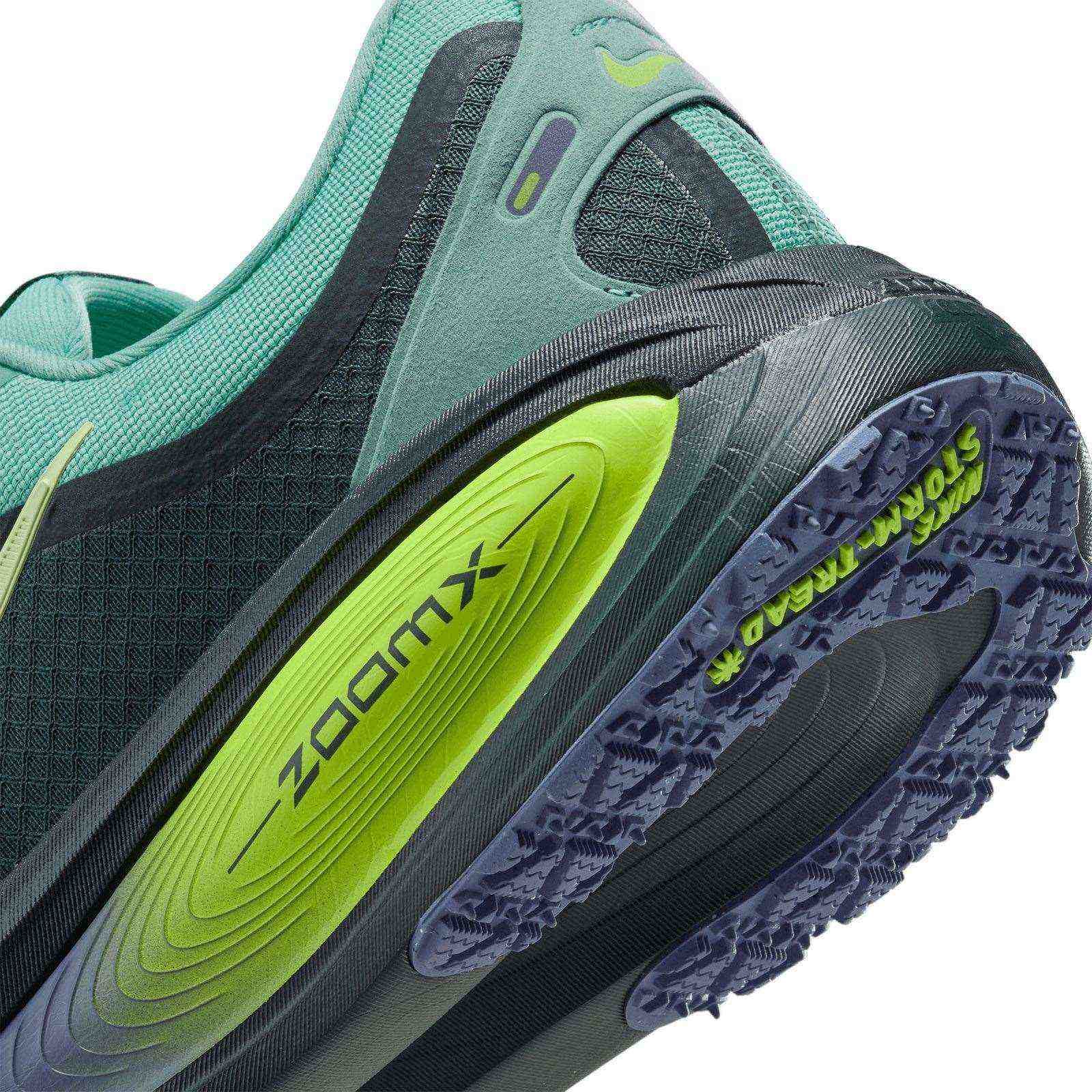 Nike Vomero 18 GORE-TEX Mens Waterproof Road Running Shoes with Reflective Accents - Image 6
