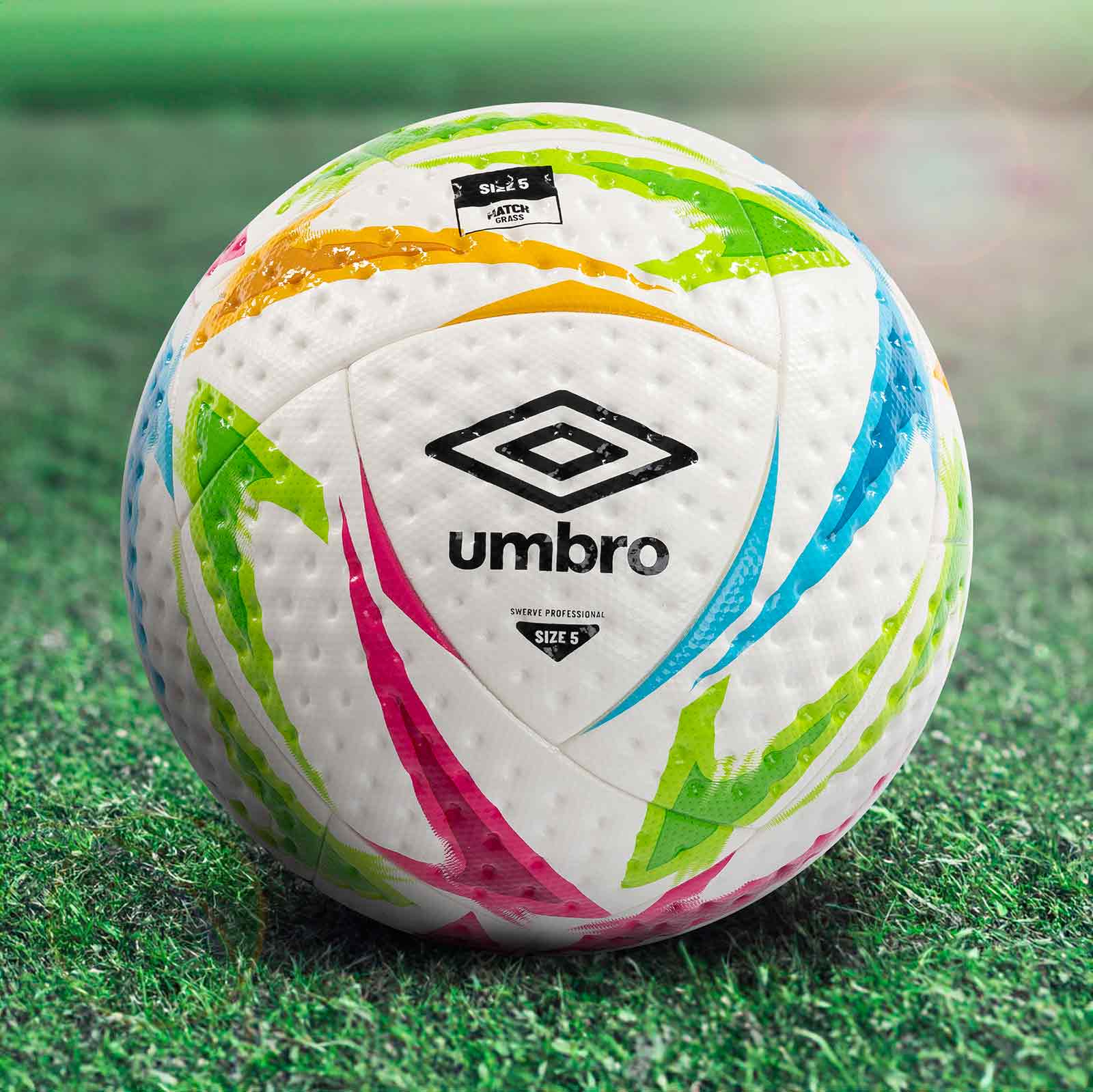 Umbro LOI 26 Laminar Football 5 White - Image 4